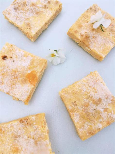 Place the remaining ingredients into a stand mixer. BEST Keto Lemon Bars! Low Carb Keto Lemon Bars Idea ...
