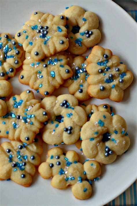 Shortbread Cookie Recipe | FaveSouthernRecipes.com