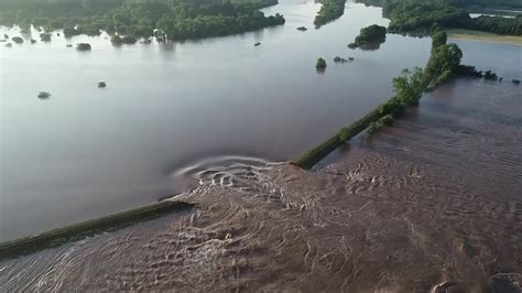 Record Flooding Causes Arkansas Levee Breach Youtube