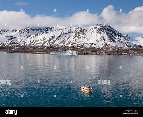 Ny Alesund Spitzbergen Norway Stock Photo Alamy