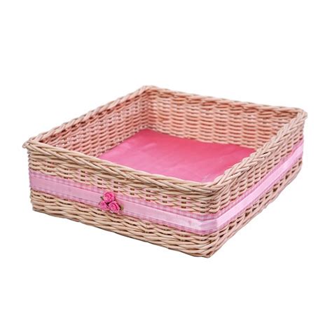 Mereka sempat diperbincangkan usai saling melepas cincin kawin. www.yeraya.com - Keranjang Rotan Souvenir Seserahan + Aksesoris Pita