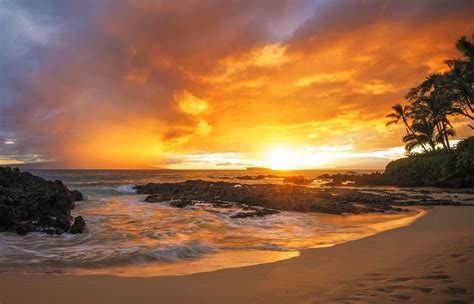 Sunset Over Tropical Beach Hd Wallpaper Background Image 1946x1250