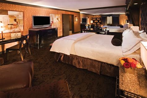 Golden nugget apartments offers 6 floor plan options ranging from 1 to 2 bedrooms. The Parlor Suite at the Golden Nugget Las Vegas includes a ...