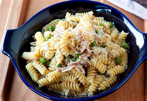 If you are dipping your toe into the instapot craze. 10 one pot pasta meals that are perfect for weeknights
