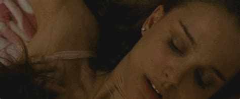 Mila Kunis And Natalie Portman Lesbian Scene   On Imgur