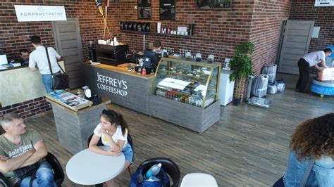 Кофейня Jeffrey S Coffee в парковочном комплексе 1park