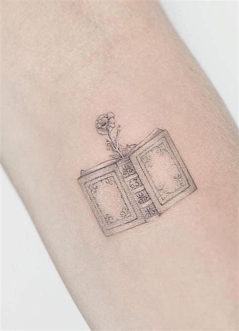 minimalist tattoo ideas women #Minimalisttattoos | Small book tattoo