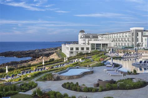 Cliff House Delivers Quintessential Maine Experience An Hour From