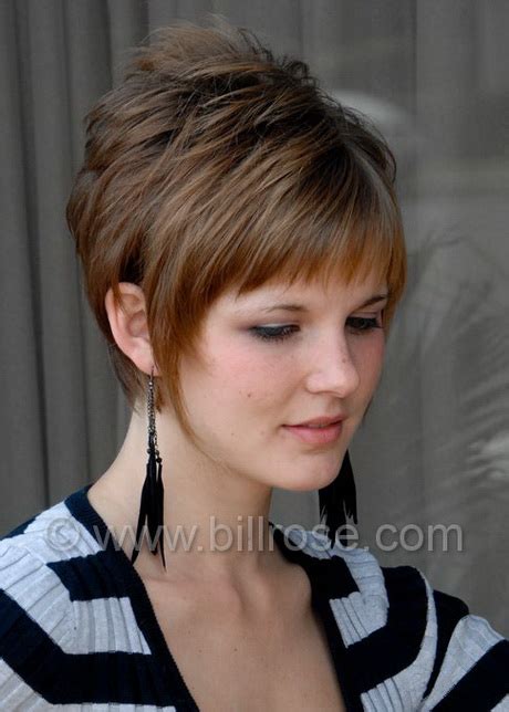 People will think you're the sister, not the mom! Short flippy hairstyles for women