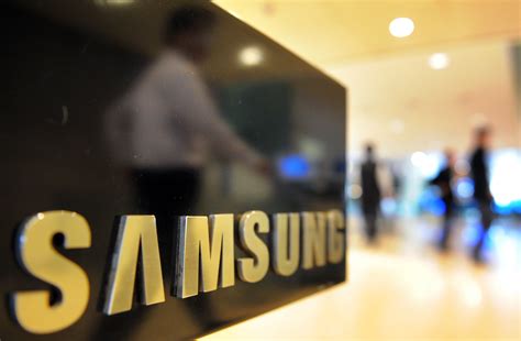 Samsung Flags Decent Q4 Earnings Growth Misses Estimates On Krw Apple