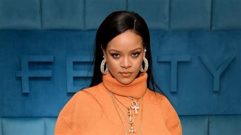 Nach Super Bowl Rihanna Zeigt Sich Erstmals Mit Babybauch