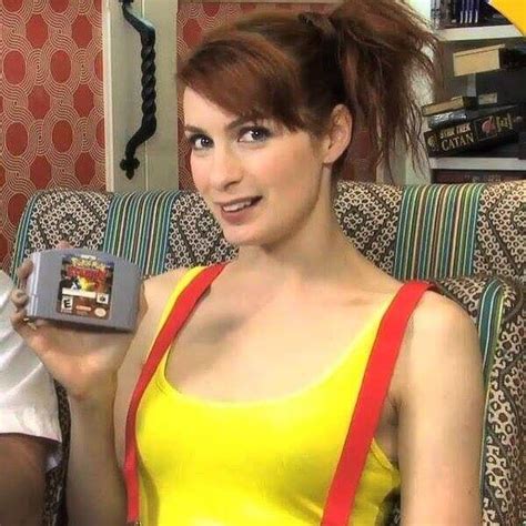 55 Sexy Felicia Day Boobs Pictures Are Sure To Leave You Baffled The Viraler