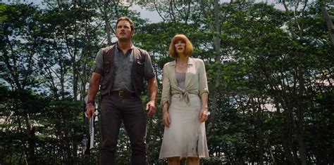 Jurassic World Trailer And Images Chris Pratt And Bryce Dallas Howard Chased By Dinosaurs The