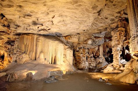 Perfect for romantic getaways or family retreats. Cango Caves faces imminent closure - Africa Geographic