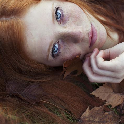Striking Portraits Of Gorgeously Freckled Redheads By Maja Topcagic