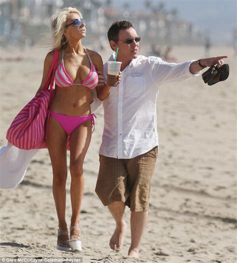 Hot Pic Courtney Stodden Superb Cleavage In Tiny Bikini