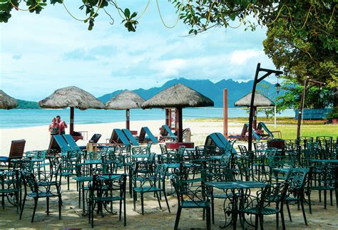 Guests of century langkawi beach resort enjoy a private beach, an outdoor pool, and a fitness center. Holiday Villa Beach Resort & Spa Langkawi. Fijn ...
