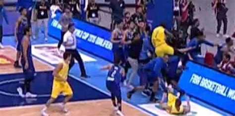 Terrible Pelea En Juego De La FIBA Entre Australia Y Filipinas