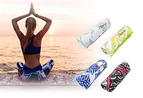 The towel is 'smooth' when it is dry and becomes stiffer as it becomes more humid. Yoga towel - ARIGYM