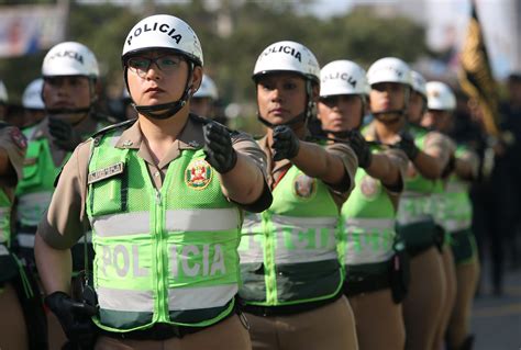 Día De La Mujer Policía Pnp Destaca Rol De 22000 Agentes Femeninas