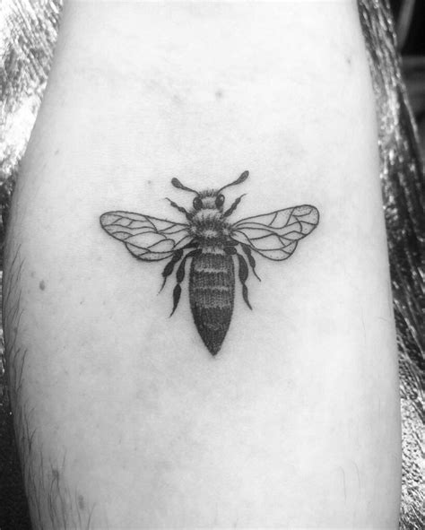 11 Queen Bee Tattoo Ideas You Have To See To Believe