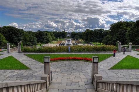 Ruter operates a vehicle from vigelandsparken to øvre slottsgate every 15 minutes. Amazing view of Frogner Park , Oslo, Norway #frognerparken #oslo #norway Photo by Downeym | Oslo ...
