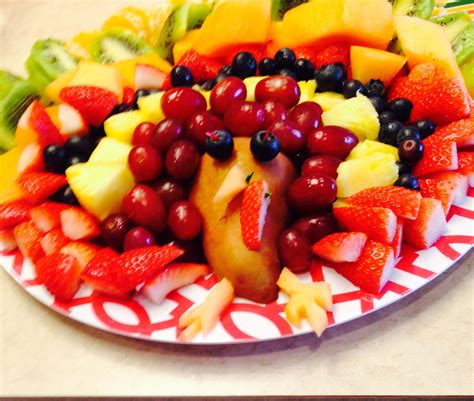 Try one of these healthy thanksgiving salad recipes to get some greens in with your turkey. Pin by Phyllis Harding on Thanksgiving | Food, Fruit salad ...