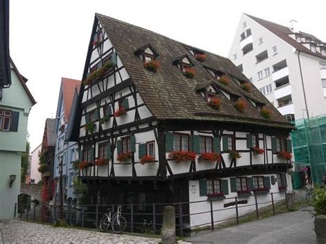 Ulm hat nicht nur das ulmer münster zu bieten, sondern in der altstadt auch ein besonderes haus. das Schiefe Haus - Picture of Hotel Schiefes Haus Ulm ...