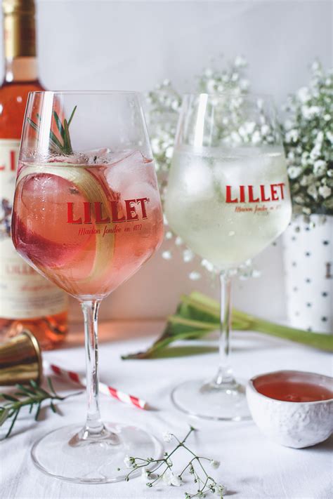 Instructions rinse the glass with absinthe. Cocktail Lillet Tonic Rosé à la rhubarbe | Royal Chill ...