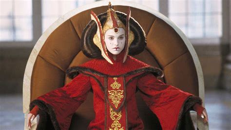 Star Wars Natalie Portman Hasnt Seen The Force Awakens Yet The