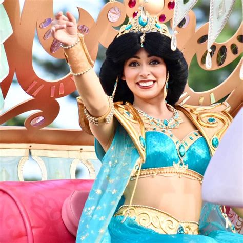 Princess Jasmine Disney Face Characters Disney Live Jasmine And Aladdin