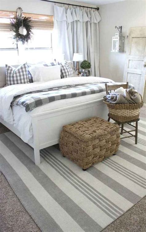 60 Farmhouse Style Master Bedroom Decoration Ideas Homespecially