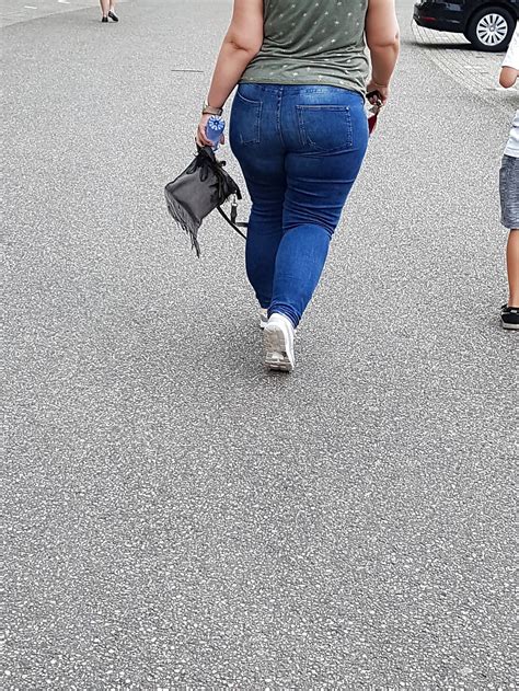 Bbw Milf With Thick Legs And Butt In Tight Jeans