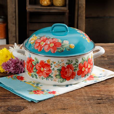 Recipe tested and approved by 1000+ happy campers! The Pioneer Woman Vintage Floral 4 Quart Dutch Oven with ...