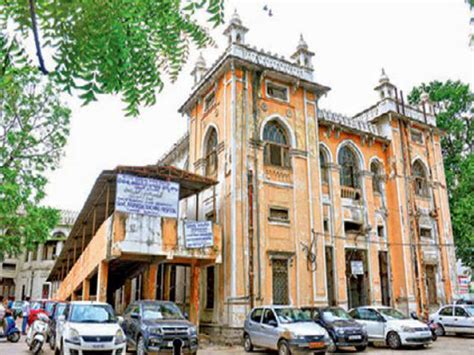 80 Year Old Unani Hospital Crying For Renovation Hyderabad News
