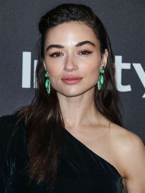 Picture Of Crystal Reed Face Crystals Diy Crystals Golden Globe Award Golden Globes Led
