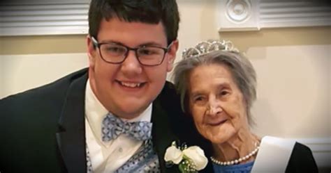 Grandson Made Grandma His Prom Date After Hearing Shes Terminally Ill