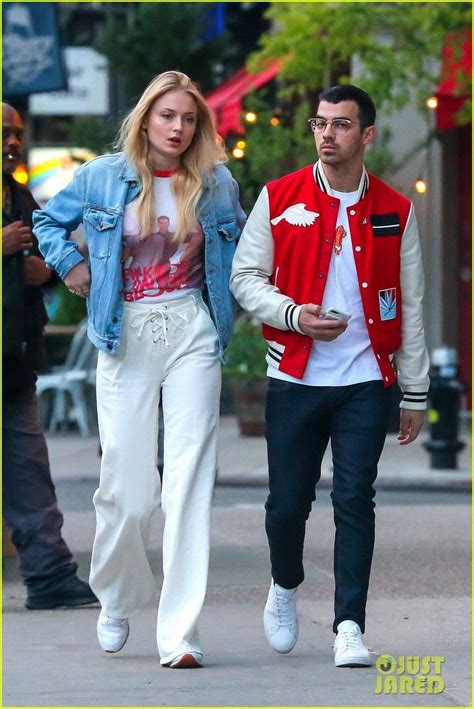 sophie turner and joe jonas step out in matching retro oufits sophie