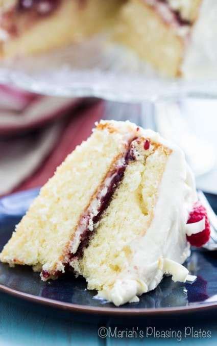 Apart from these buttercream fillings, many people love chocolate fillings in their cakes, pastries, cupcakes etc. Wedding cakes flavors and fillings chocolate ganache 41 new Ideas | Raspberry cake recipes ...