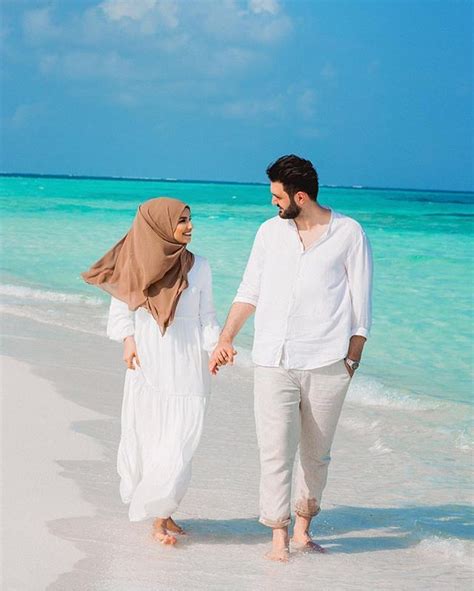 2203 Likes 10 Comments 💎hijab Muslim Couples💎 Upless On