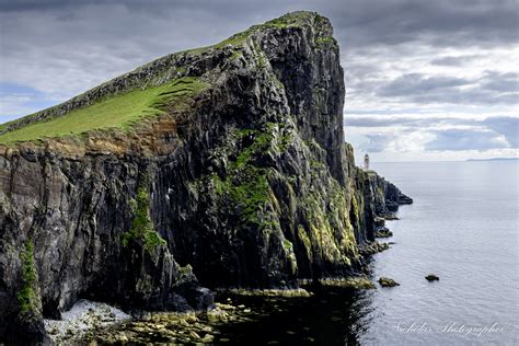 This beautiful viewpoint is situated in the outskirts of glendale and is an absolutely stunning location for watching sunset. Neist Point Lighthouse | JuzaPhoto