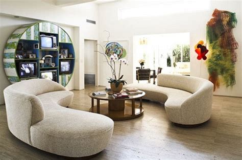 Sofás modernos para sala pequena são destaques na decoração. Fotos de Salas Modernas Pequeñas