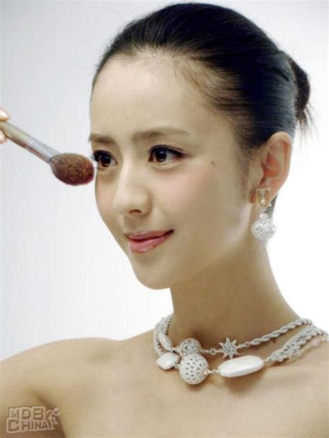 【天婭海角，一路佟行】 此為經過認證的台灣官方粉絲團，分享ㄚㄚ的 see more of 佟心未泯~佟麗婭tong liya on facebook. 佟麗婭寫真照片 - 第4張/共47張