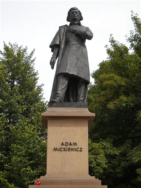 Gmina miasto rzeszów realizuje w mieście rzeszów, przy cieplińskiego inwestycję pomnik czynu rewolucyjnego. Rzeszów - Pomnik Adama Mickiewicza. Atrakcje turystyczne ...