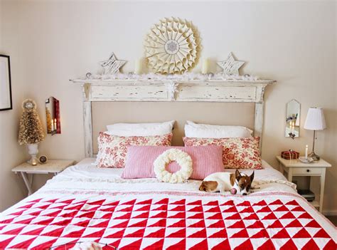 A red wall decor for living rooms is definitely a good idea if you want to bring your home to life. 75 Unique Red Bedroom Ideas and Photos | Shutterfly