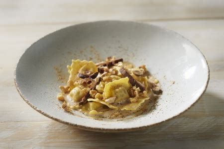 Ravioli Saint - Marcellin Noix du Dauphiné bouillon de pain