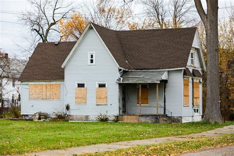 A Guide To Selling A Vacant House In Michigan