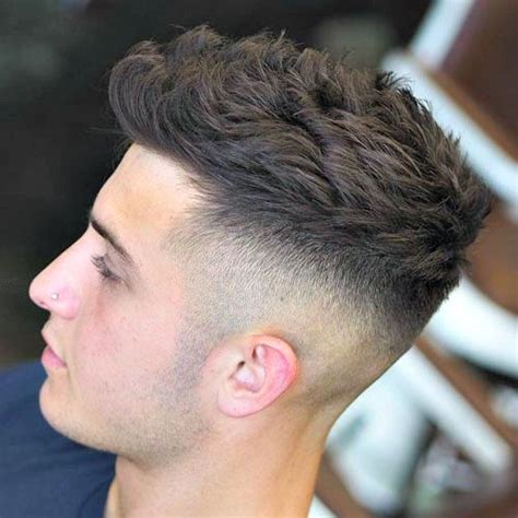 The problem with growing out an undercut, especially if you have thick hair, is that you are going to have this style is cut short high up the sides and back of the head and buzzed at the crown, and it. Disconnected Undercut Haircuts For Men | High fade haircut ...