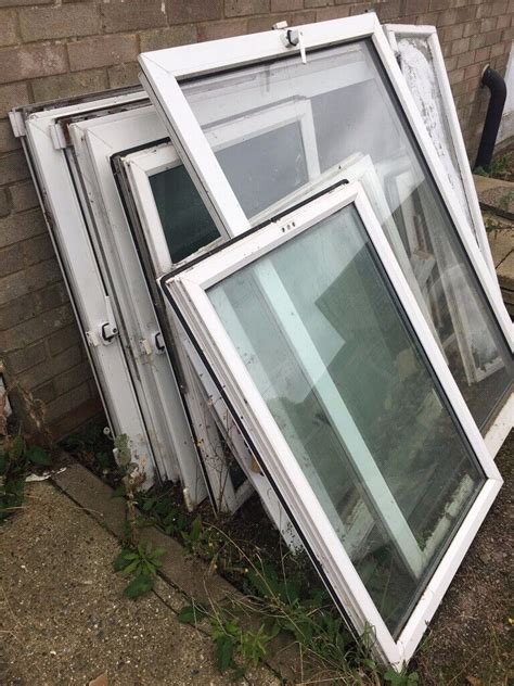 A Selection Of Second Hand Upvc Widows And Frames X 16 Free Collection