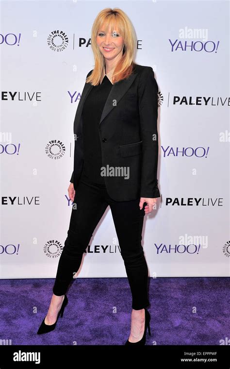 Lisa Kudrow Attends An Evening With Hbos The Comeback At The Paley